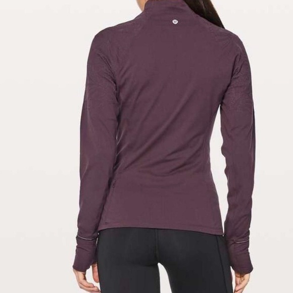 Lululemon Toasty Tech 1/2 Zip Size 6 with Gorgeous Sleeve Detail - Picture 2 of 12
